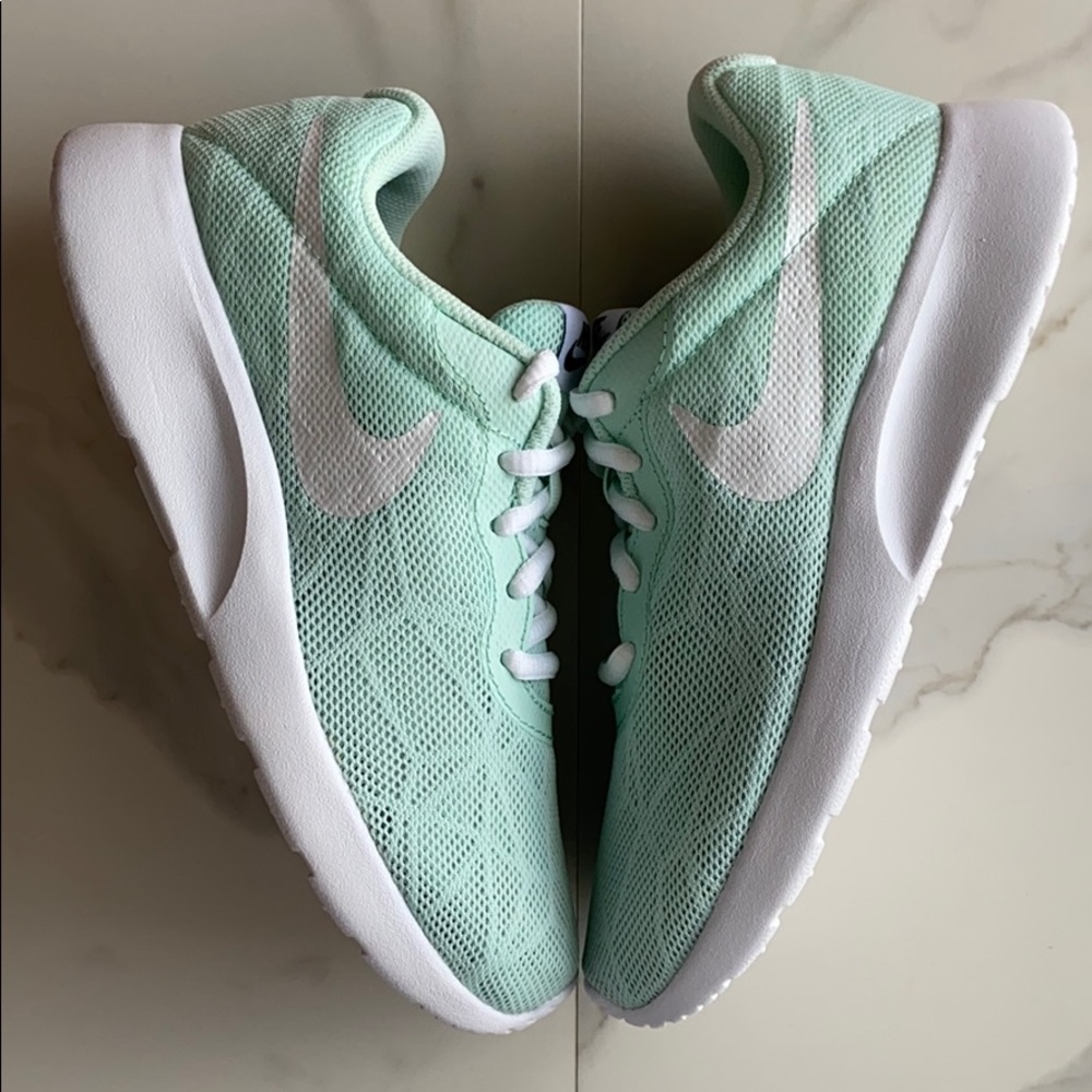 NWT Nike tanjun special edition - Picture 6 of 7